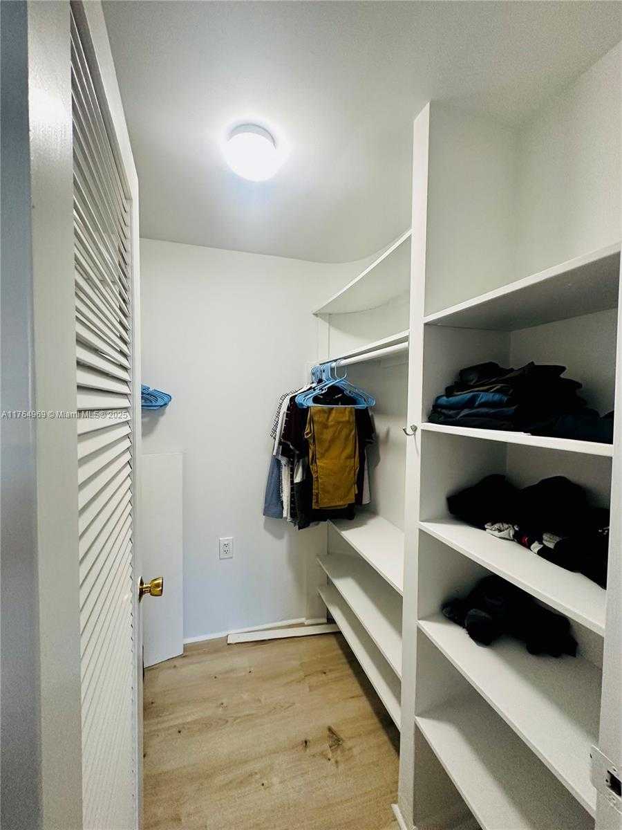 Small Image of 1501 SOUTH OCEAN DR #1006, Hollywood Number 17
