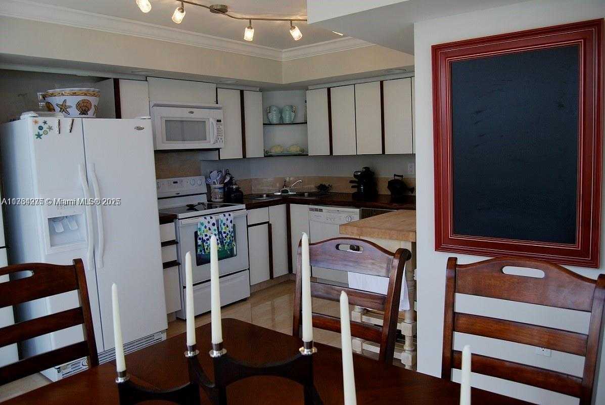 Small Image of 6423 COLLINS AVE #901, Miami Beach Number 7