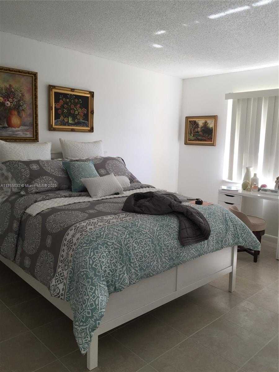 Small Image of 7722 CAMINO REAL #E-415, Miami Number 10