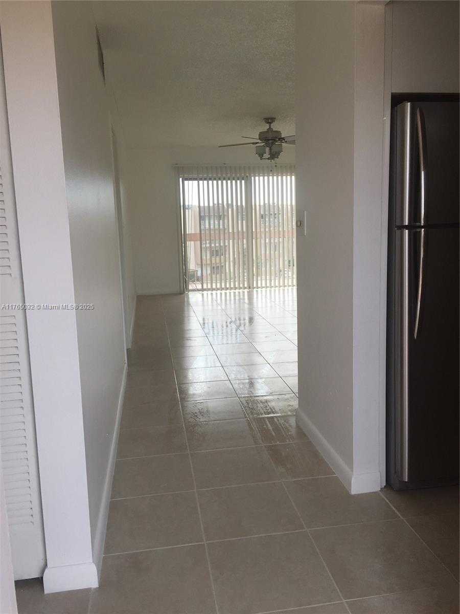 Small Image of 7722 CAMINO REAL #E-415, Miami Number 8