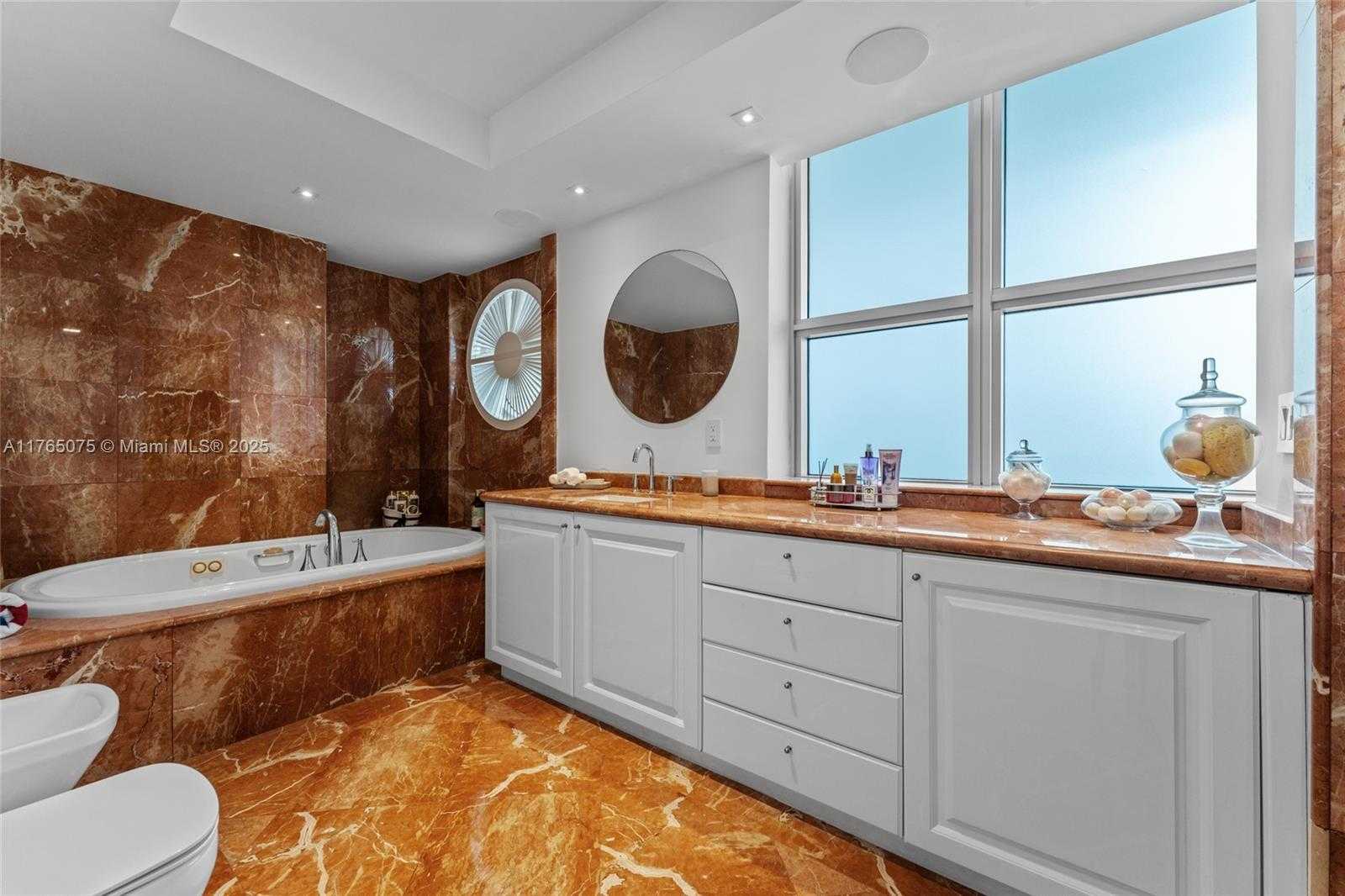 Small Image of 5801 COLLINS AVE #600, Miami Beach Number 17