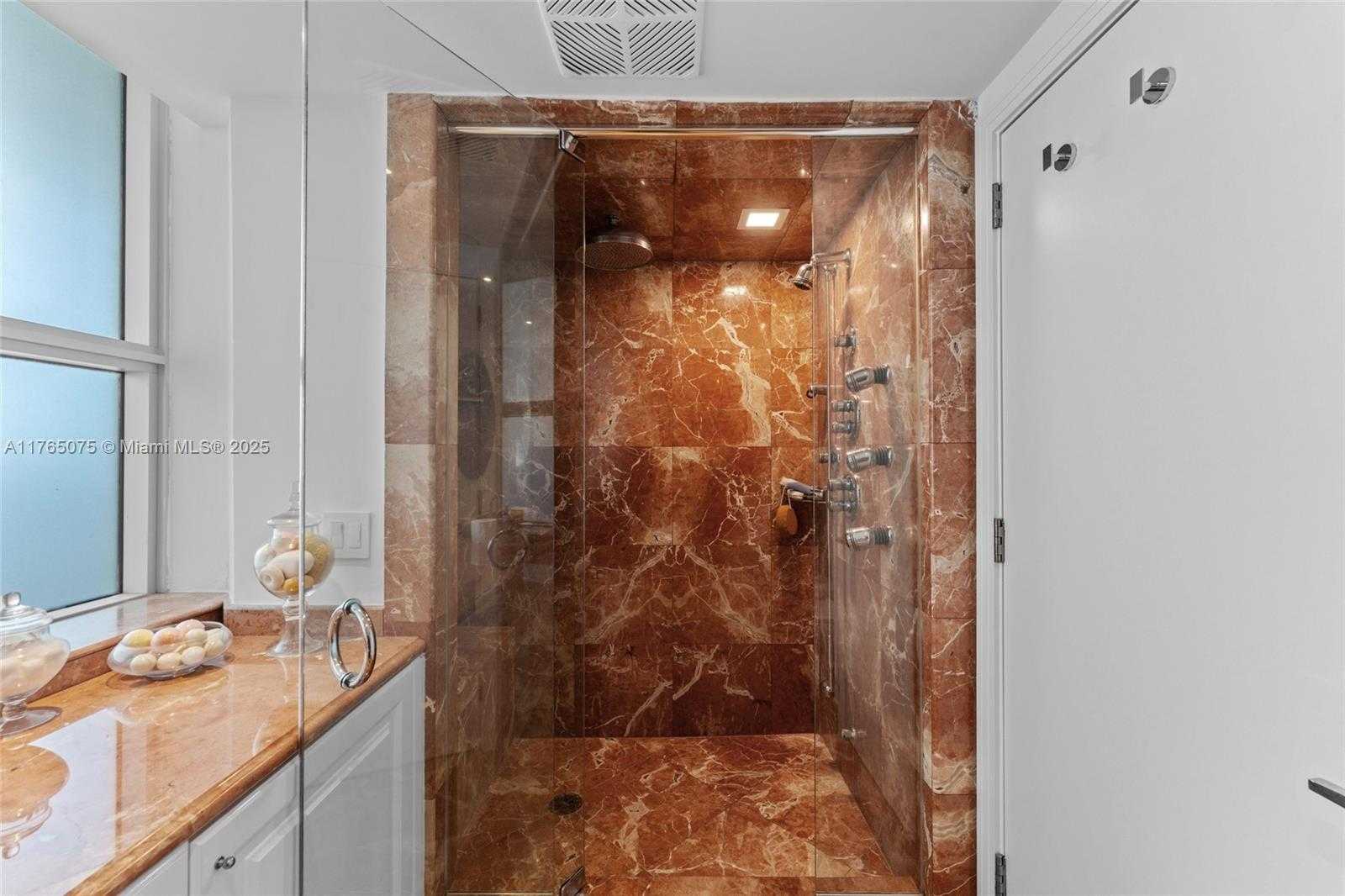 Small Image of 5801 COLLINS AVE #600, Miami Beach Number 18