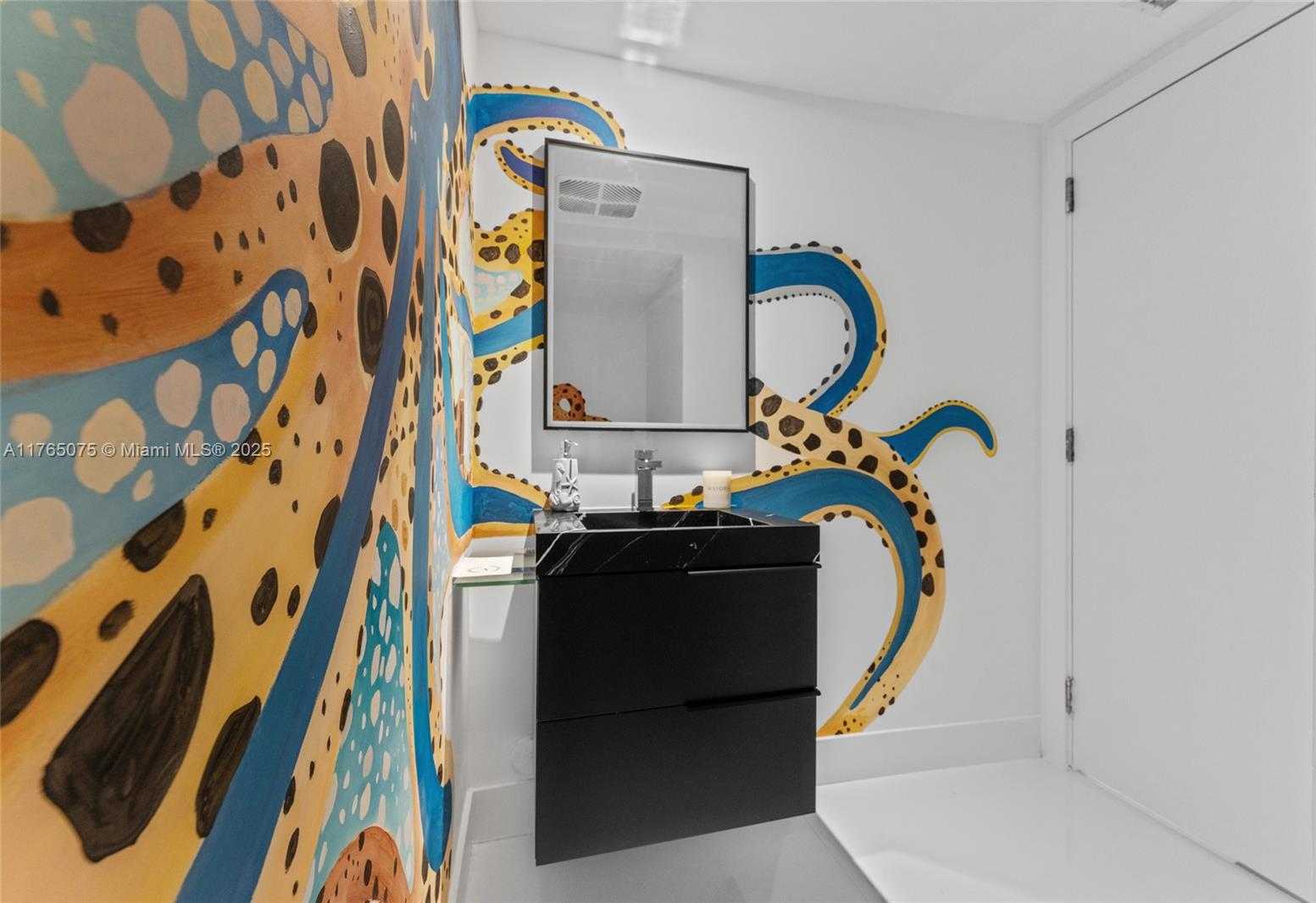 Small Image of 5801 COLLINS AVE #600, Miami Beach Number 29