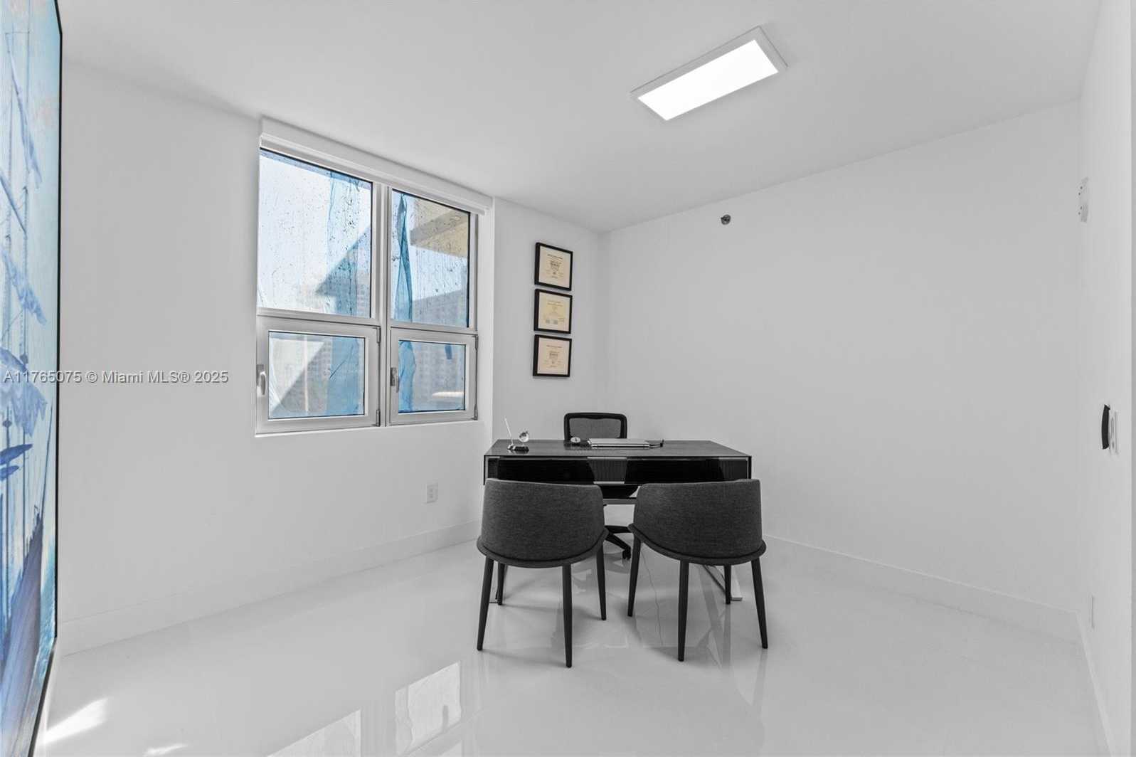 Small Image of 5801 COLLINS AVE #600, Miami Beach Number 30