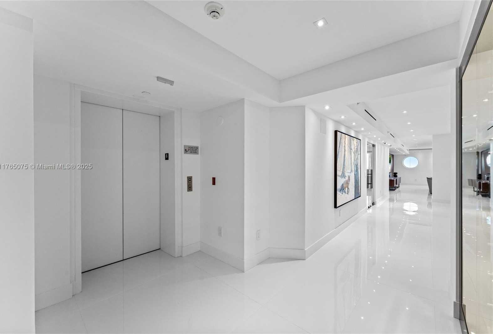 Small Image of 5801 COLLINS AVE #600, Miami Beach Number 41