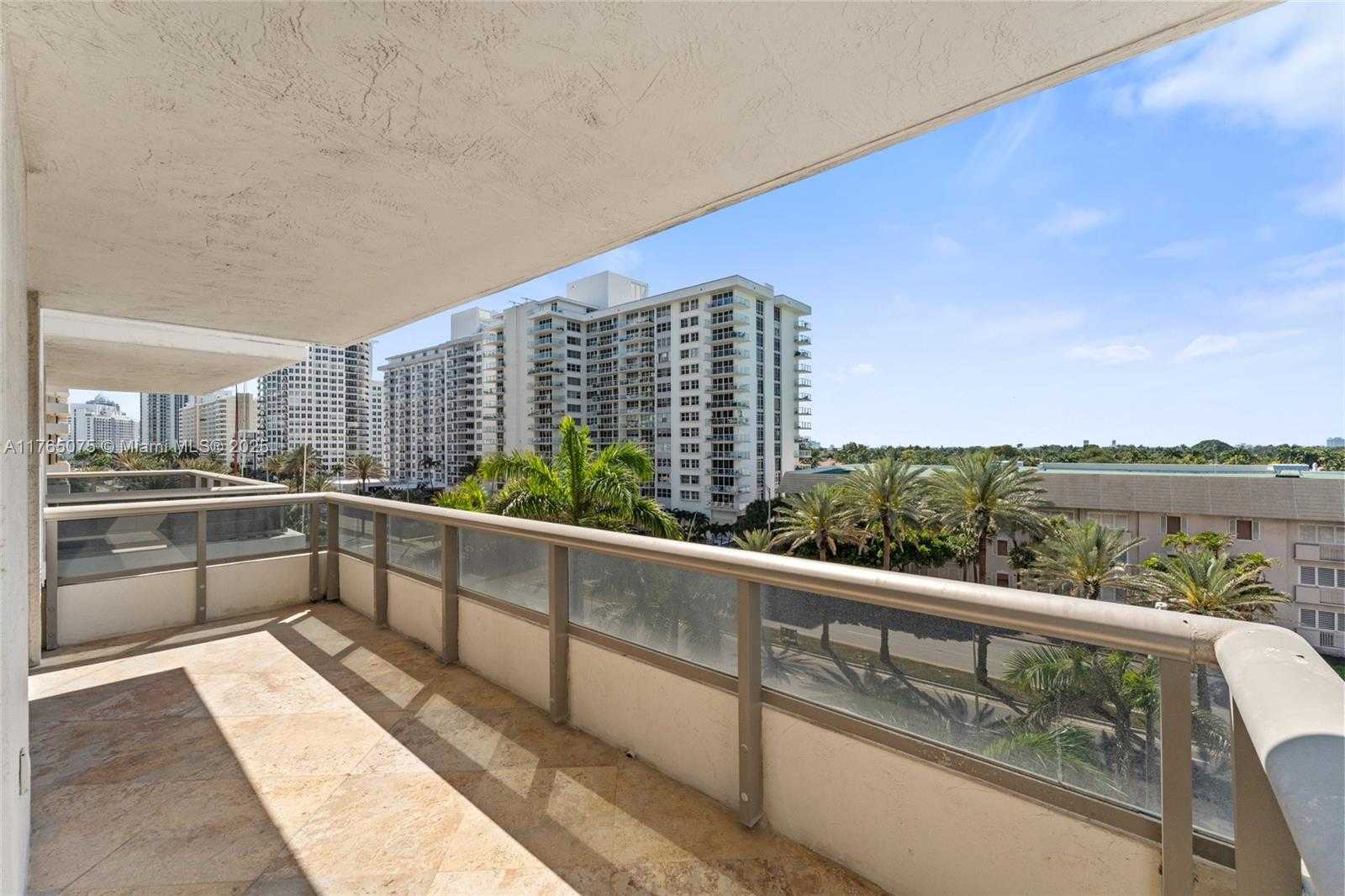 Small Image of 5801 COLLINS AVE #600, Miami Beach Number 42