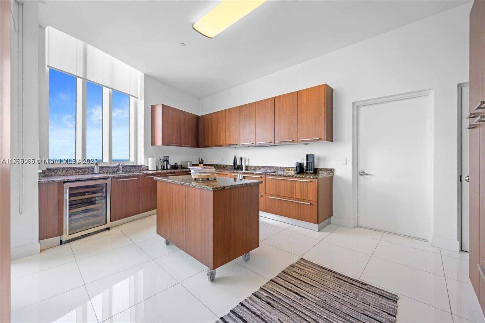 Small Image of 15811 COLLINS #4206, Sunny Isles Beach Number 24