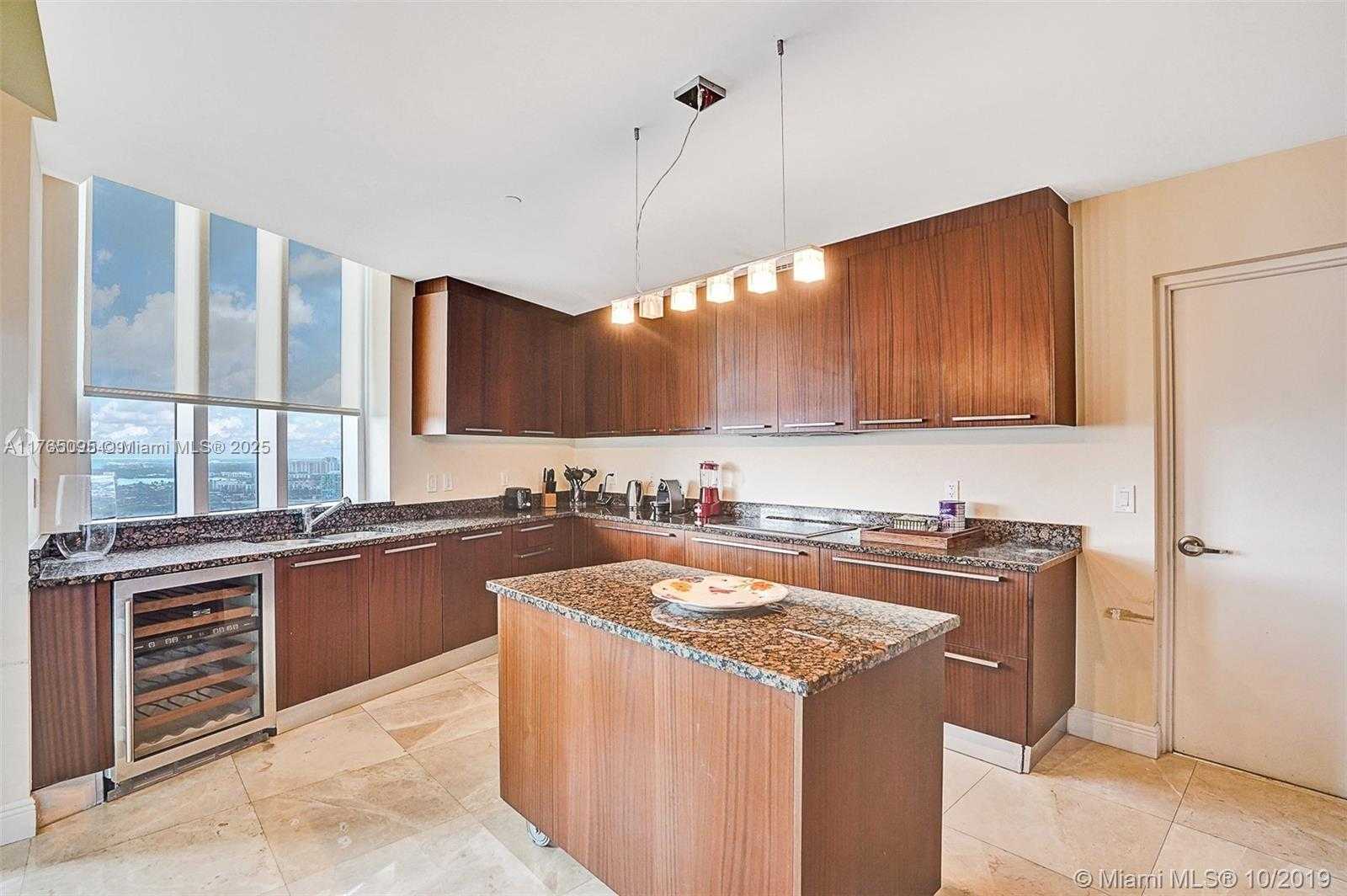 Small Image of 15811 COLLINS #4206, Sunny Isles Beach Number 3