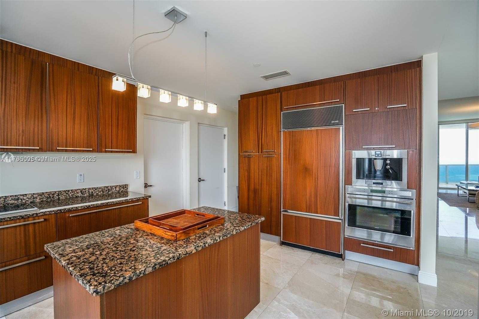Small Image of 15811 COLLINS #4206, Sunny Isles Beach Number 5