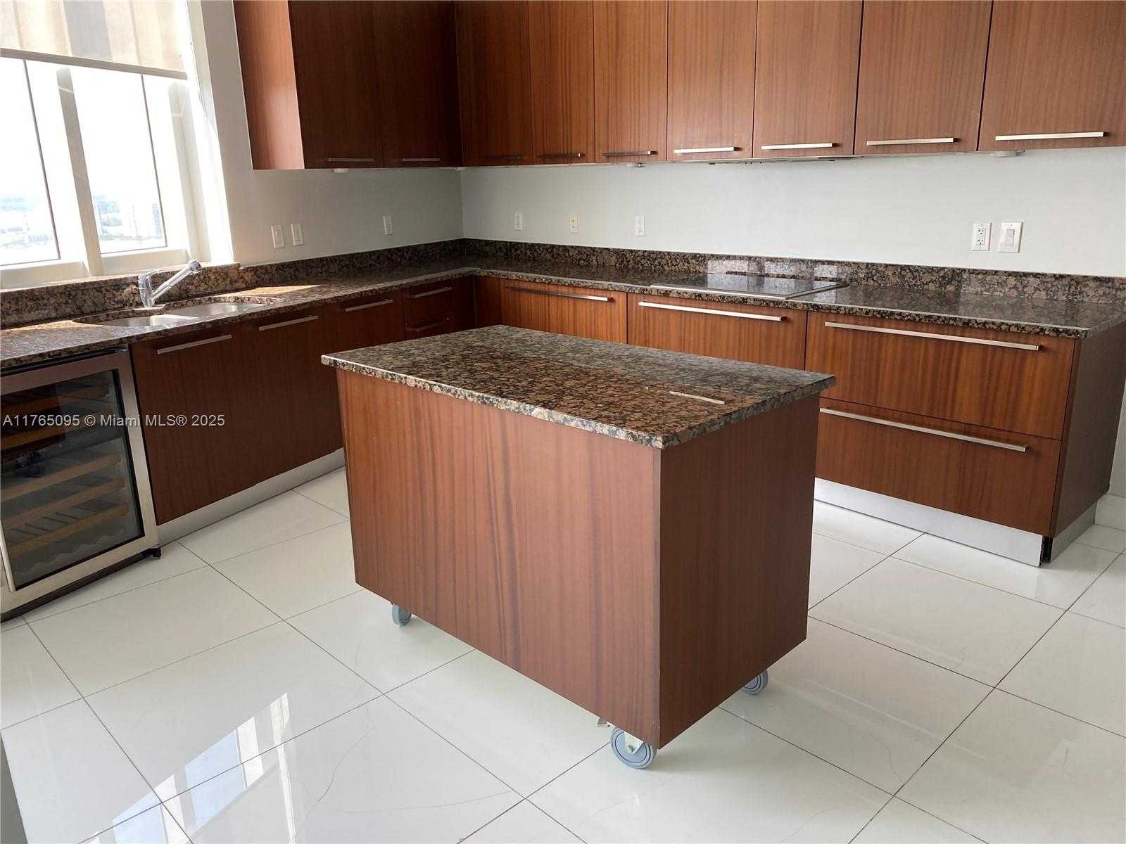 Small Image of 15811 COLLINS #4206, Sunny Isles Beach Number 6