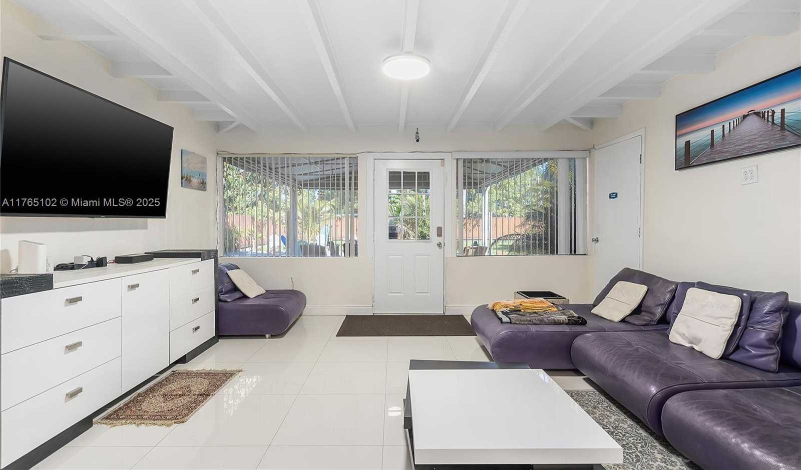 Small Image of 13521 NORTH EAST 1ST AVE, Miami Number 2