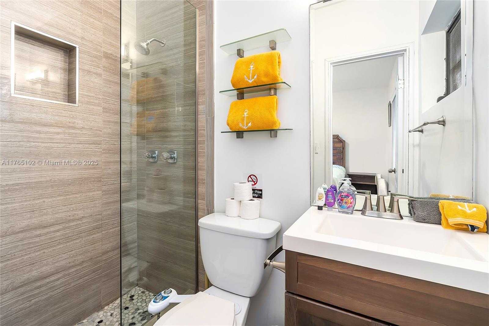 Small Image of 13521 NORTH EAST 1ST AVE, Miami Number 24