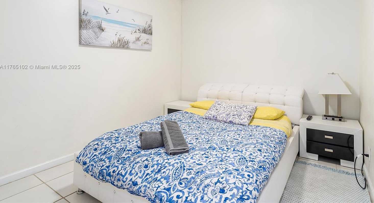 Small Image of 13521 NORTH EAST 1ST AVE, Miami Number 29
