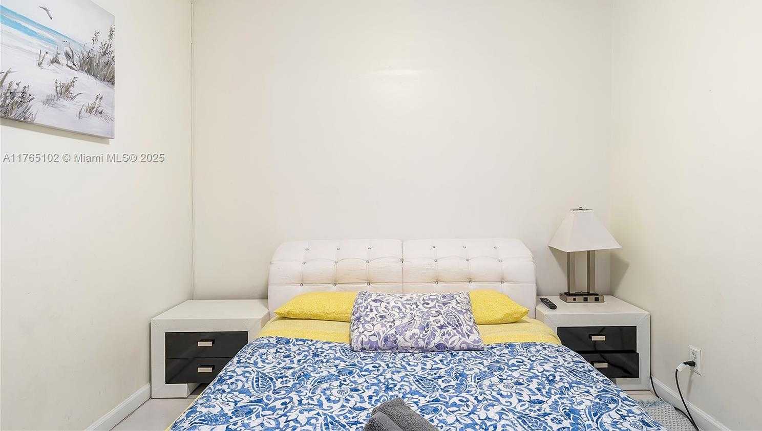Small Image of 13521 NORTH EAST 1ST AVE, Miami Number 31