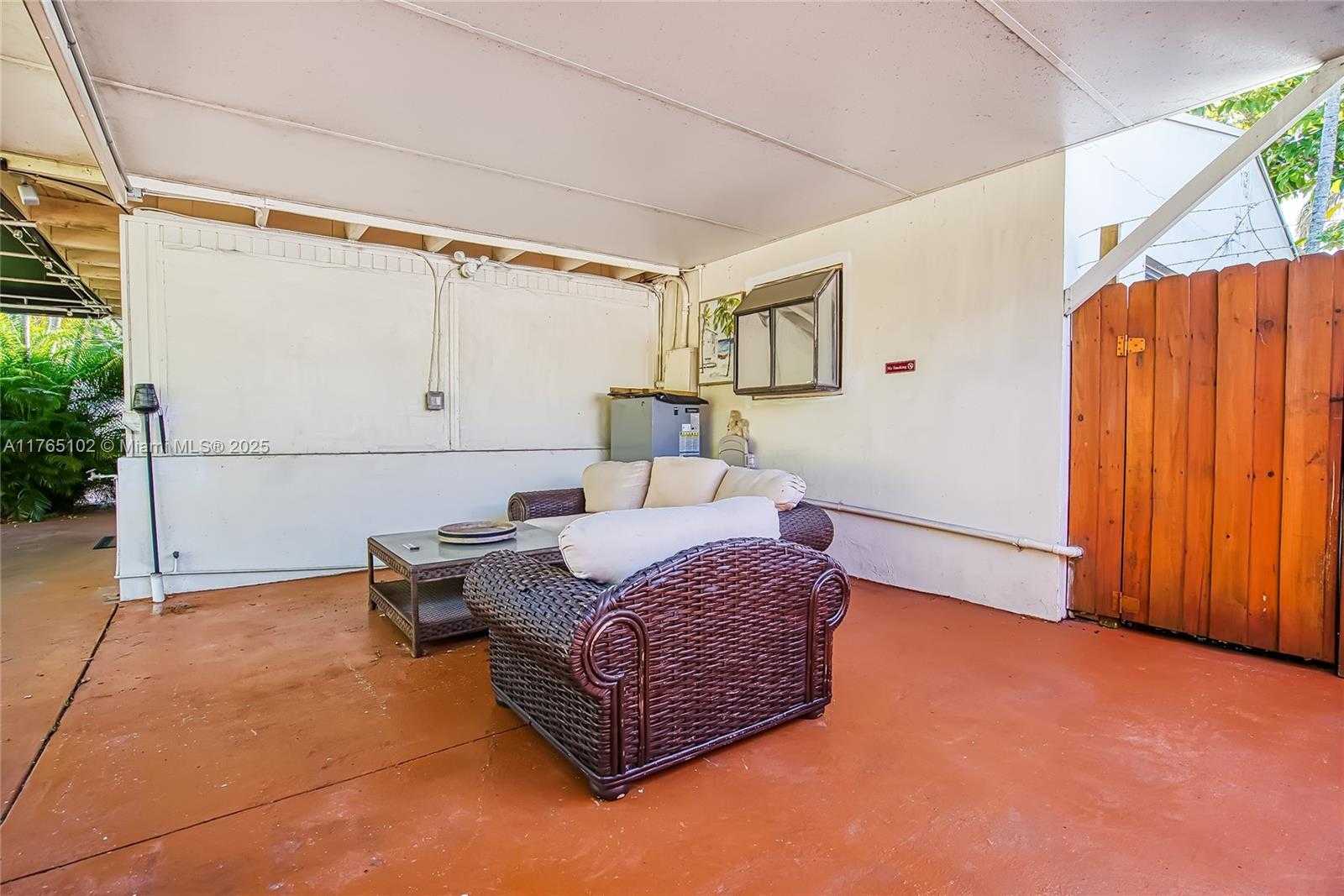 Small Image of 13521 NORTH EAST 1ST AVE, Miami Number 44
