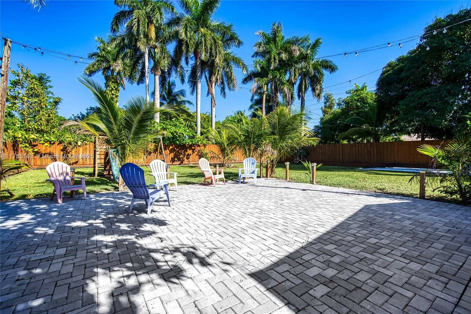 Small Image of 13521 NORTH EAST 1ST AVE, Miami Number 46