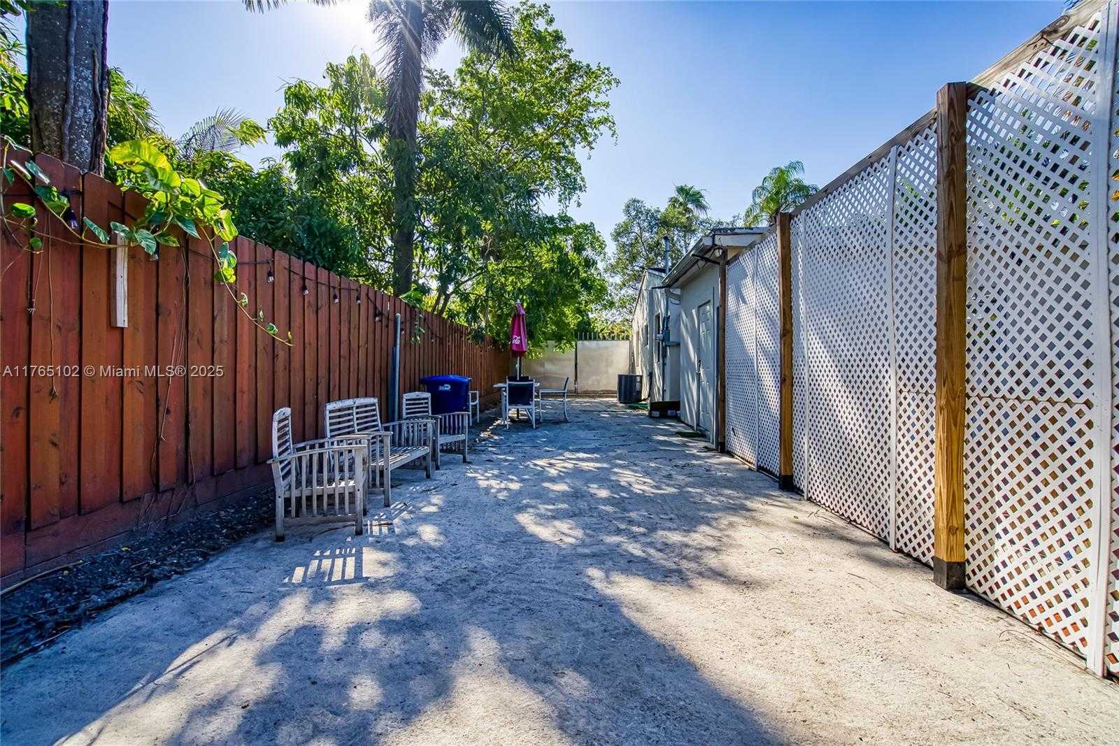 Small Image of 13521 NORTH EAST 1ST AVE, Miami Number 55