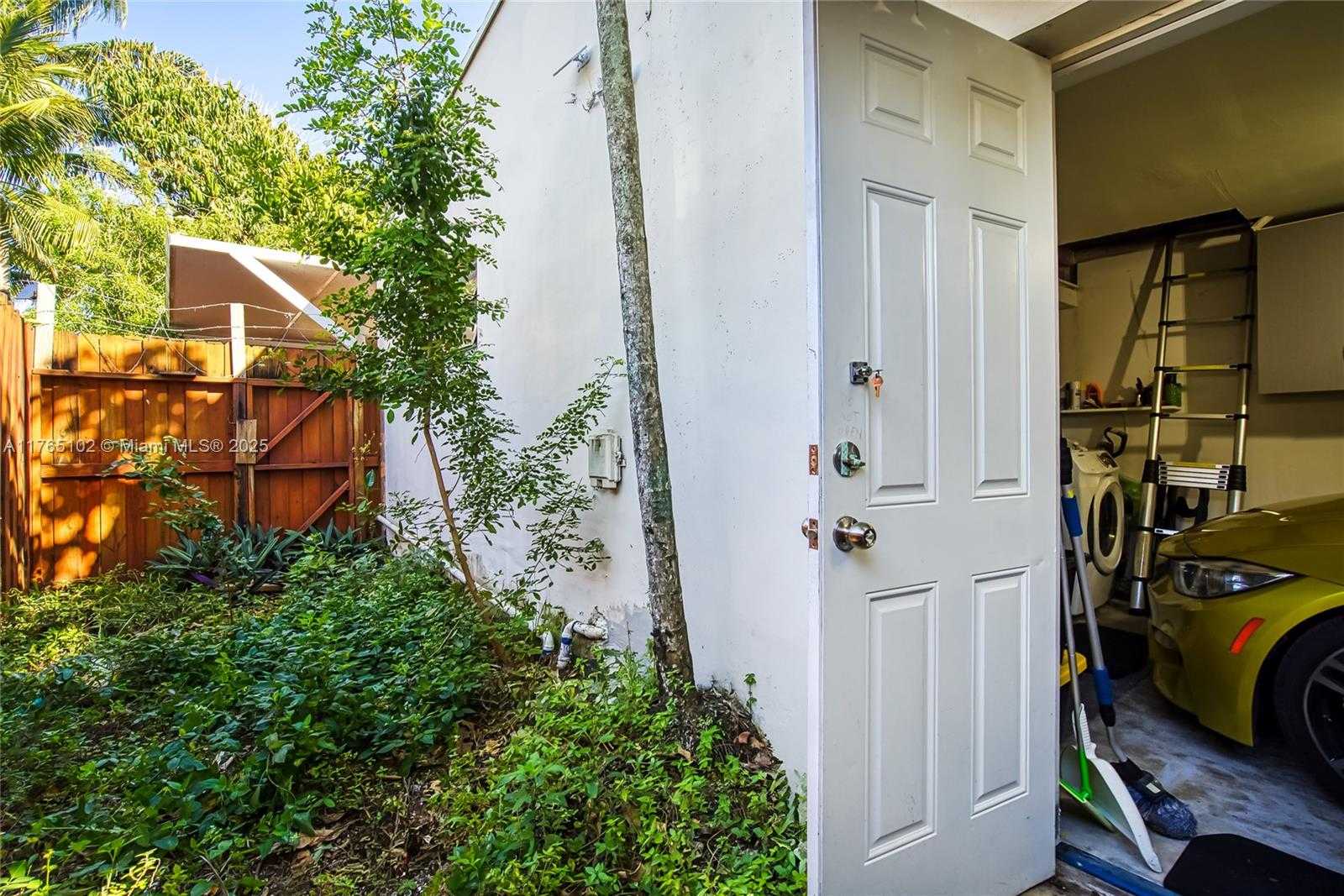 Small Image of 13521 NORTH EAST 1ST AVE, Miami Number 58