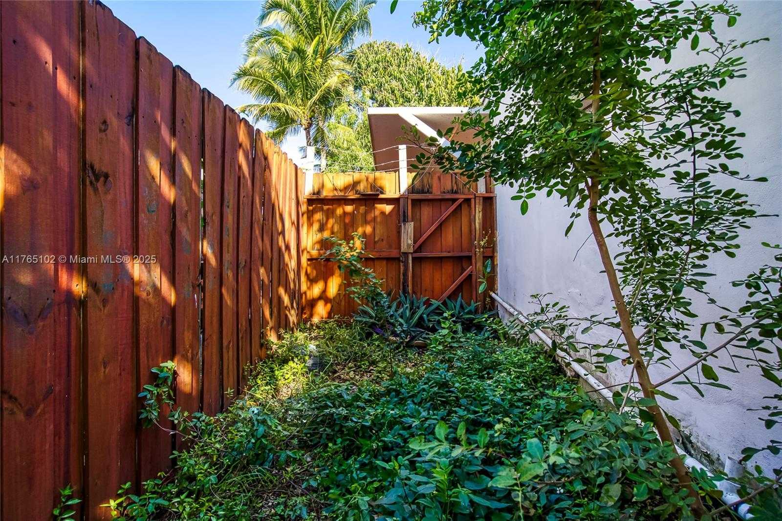 Small Image of 13521 NORTH EAST 1ST AVE, Miami Number 59