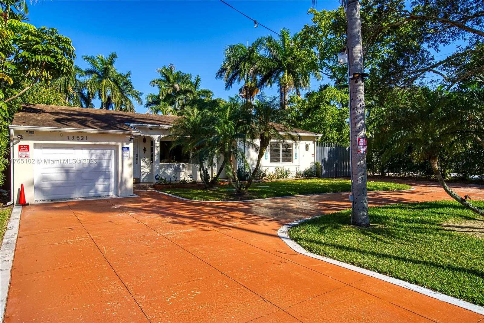 Small Image of 13521 NORTH EAST 1ST AVE, Miami Number 66
