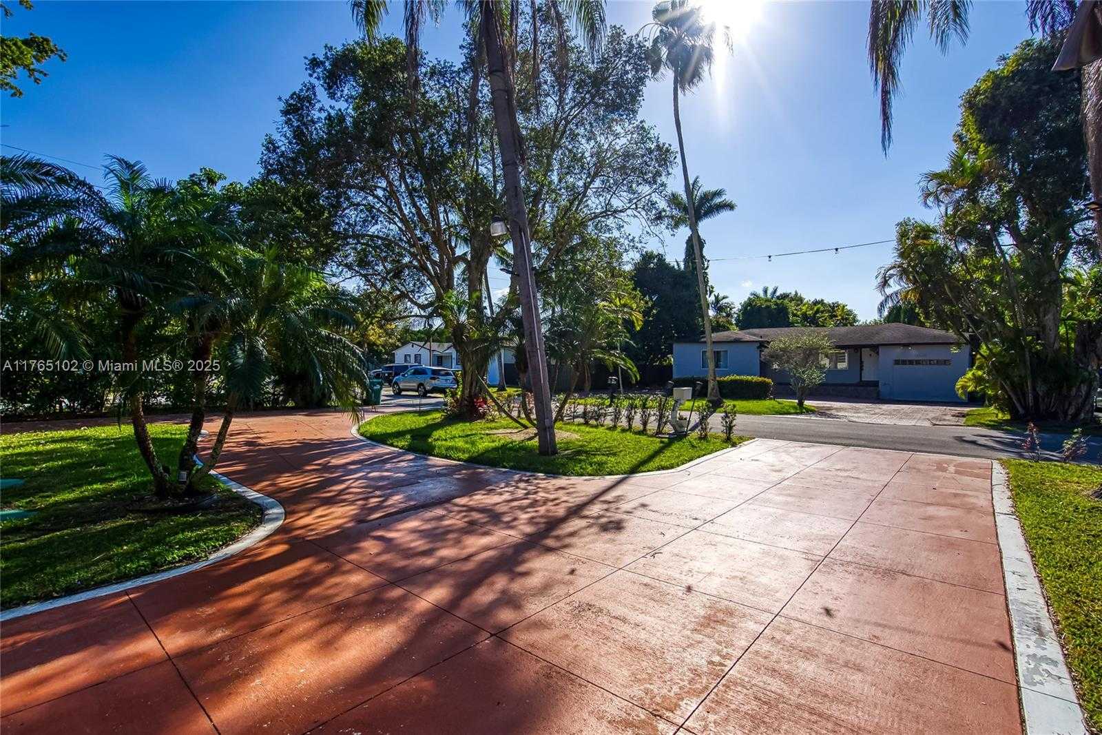 Small Image of 13521 NORTH EAST 1ST AVE, Miami Number 67