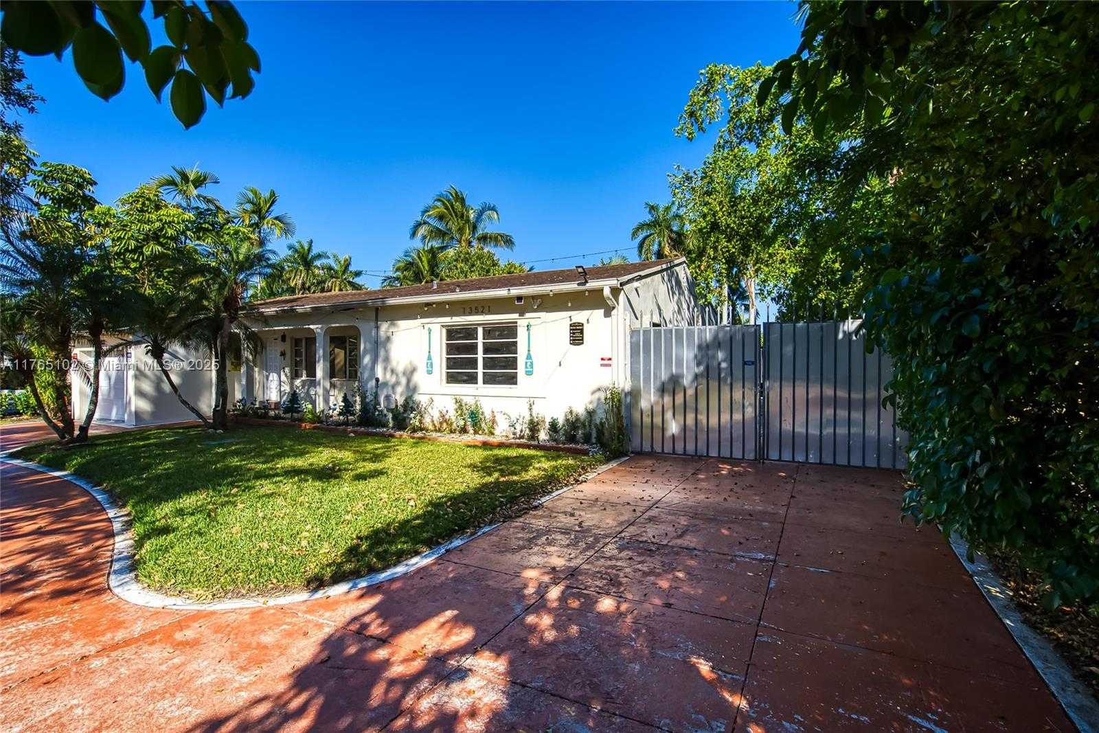 Small Image of 13521 NORTH EAST 1ST AVE, Miami Number 68