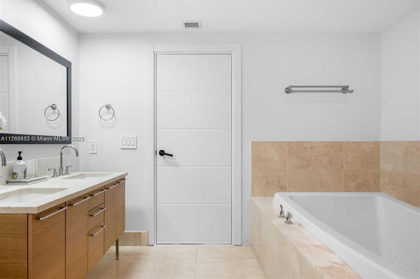 Small Image of 17001 COLLINS AVE #3904, Sunny Isles Beach Number 11