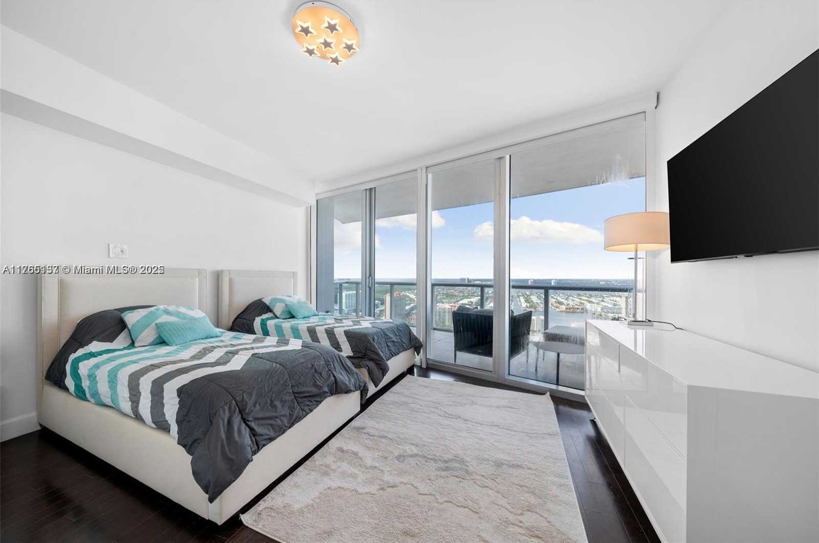Small Image of 17001 COLLINS AVE #3904, Sunny Isles Beach Number 13