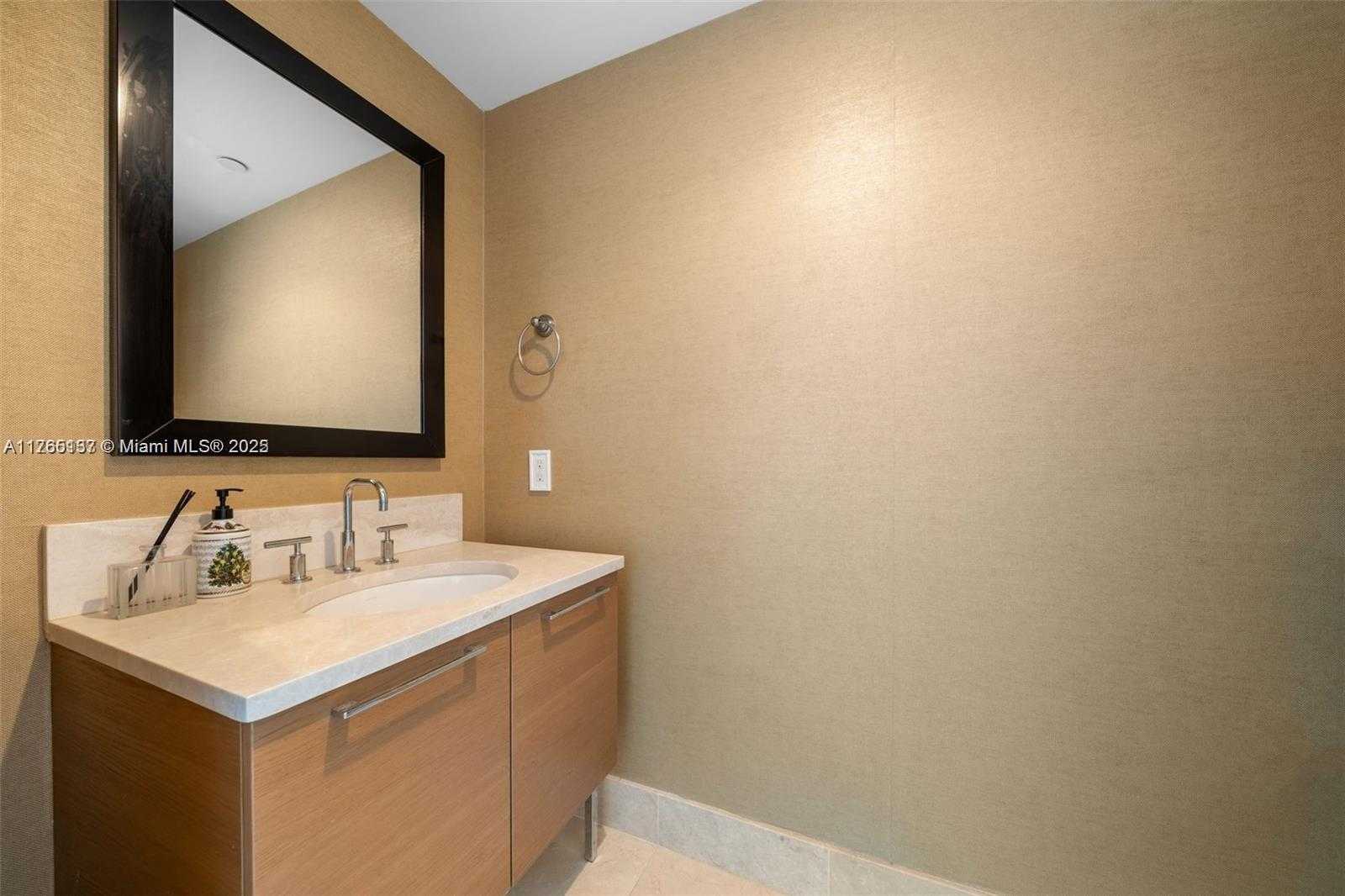 Small Image of 17001 COLLINS AVE #3904, Sunny Isles Beach Number 21
