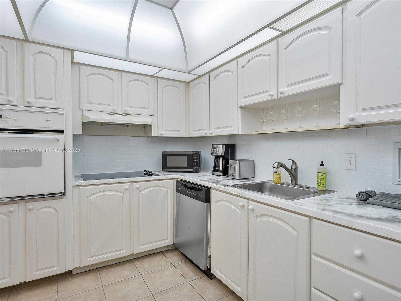 Small Image of 3801 SOUTH OCEAN DR #12S, Hollywood Number 19