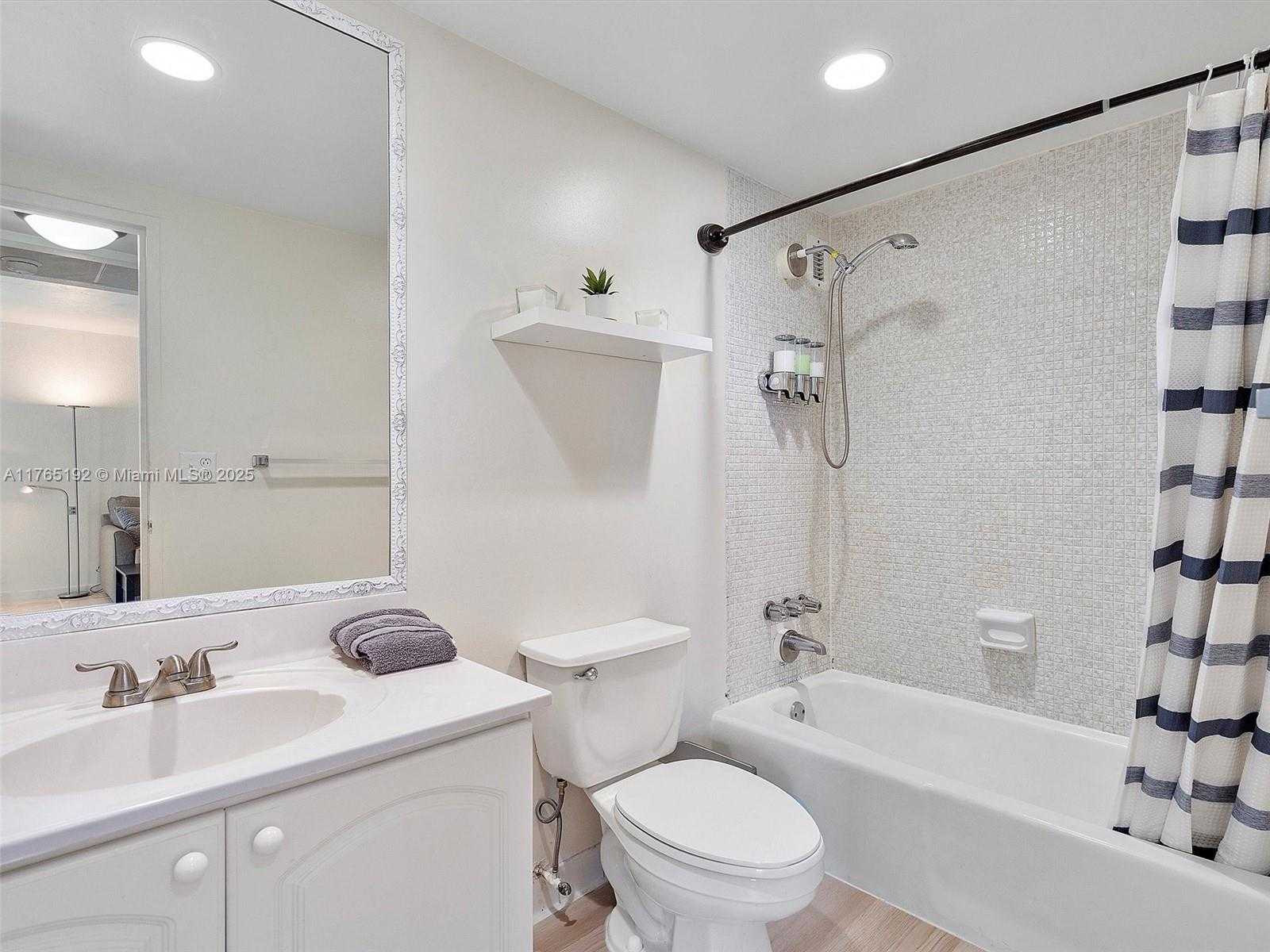 Small Image of 3801 SOUTH OCEAN DR #12S, Hollywood Number 32