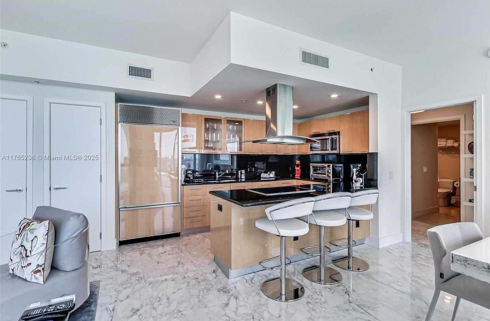 Small Image of 6899 COLLINS AVE #910, Miami Beach Number 12