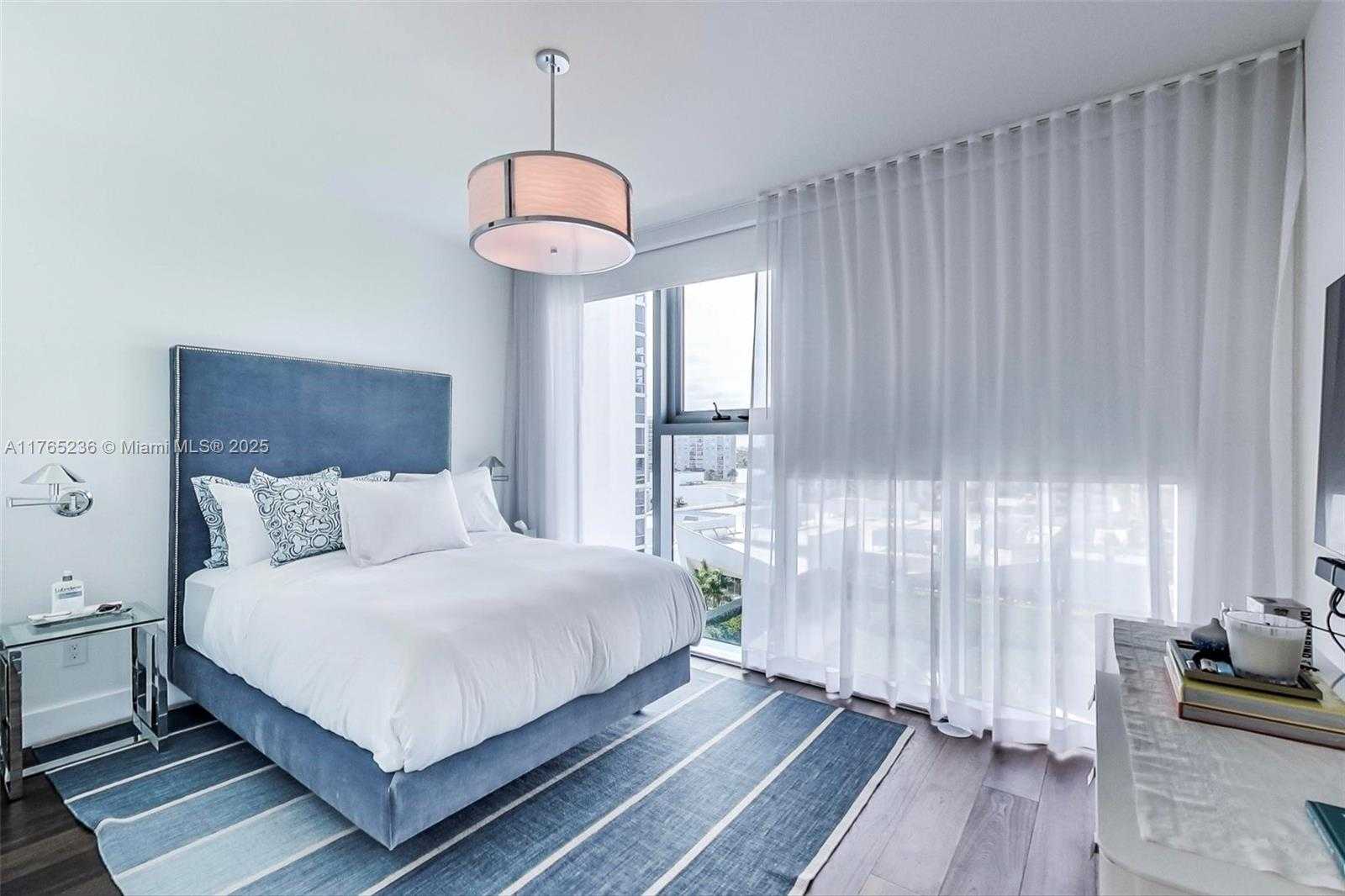 Small Image of 6899 COLLINS AVE #910, Miami Beach Number 22
