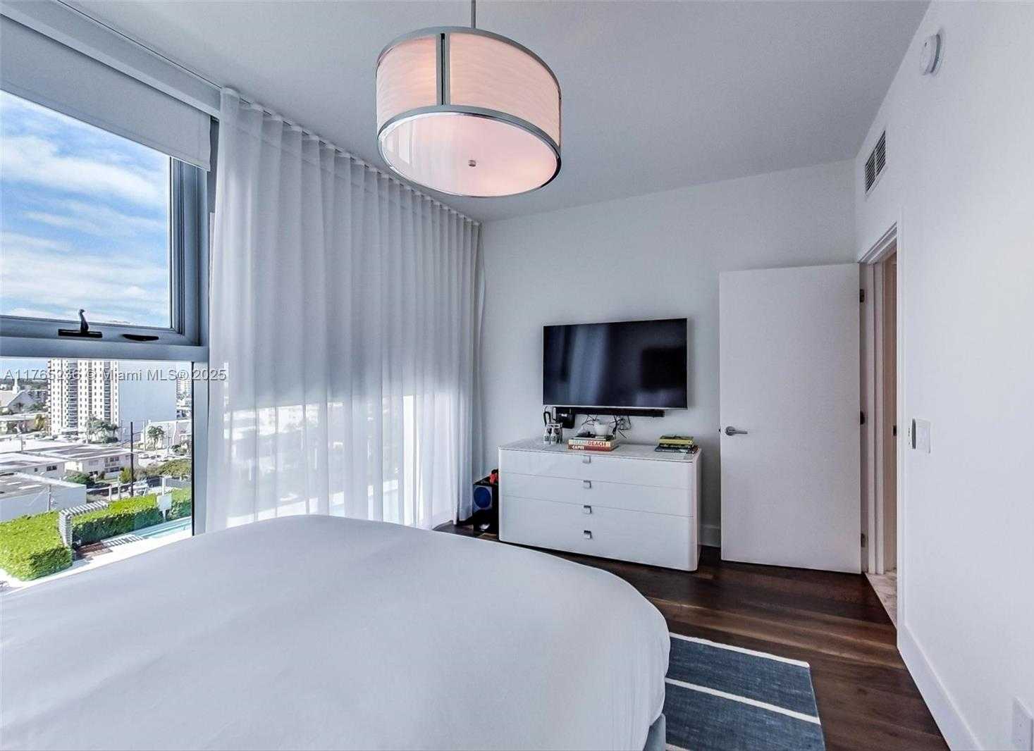 Small Image of 6899 COLLINS AVE #910, Miami Beach Number 24