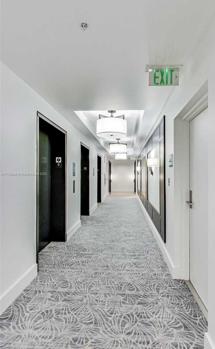 Small Image of 6899 COLLINS AVE #910, Miami Beach Number 4