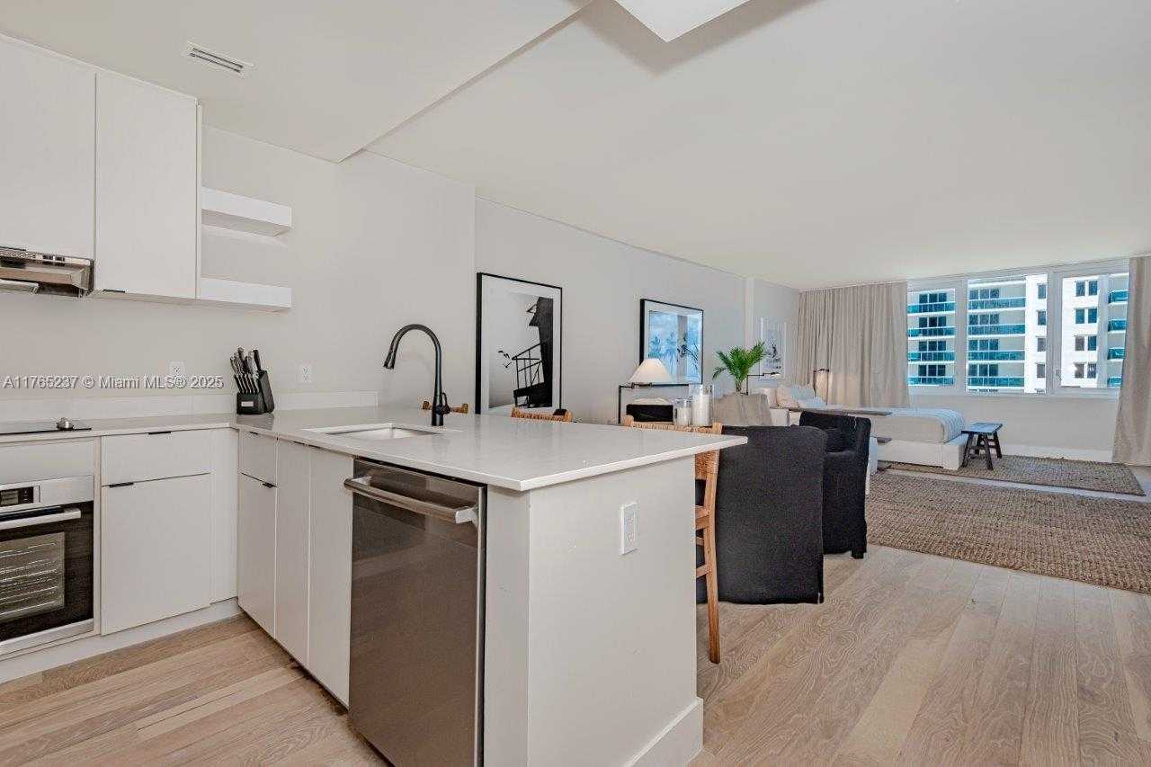 Small Image of 2301 COLLINS AVE #914, Miami Beach Number 12