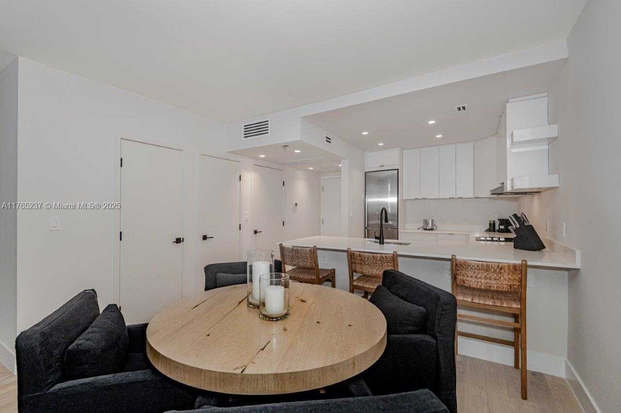 Small Image of 2301 COLLINS AVE #914, Miami Beach Number 24