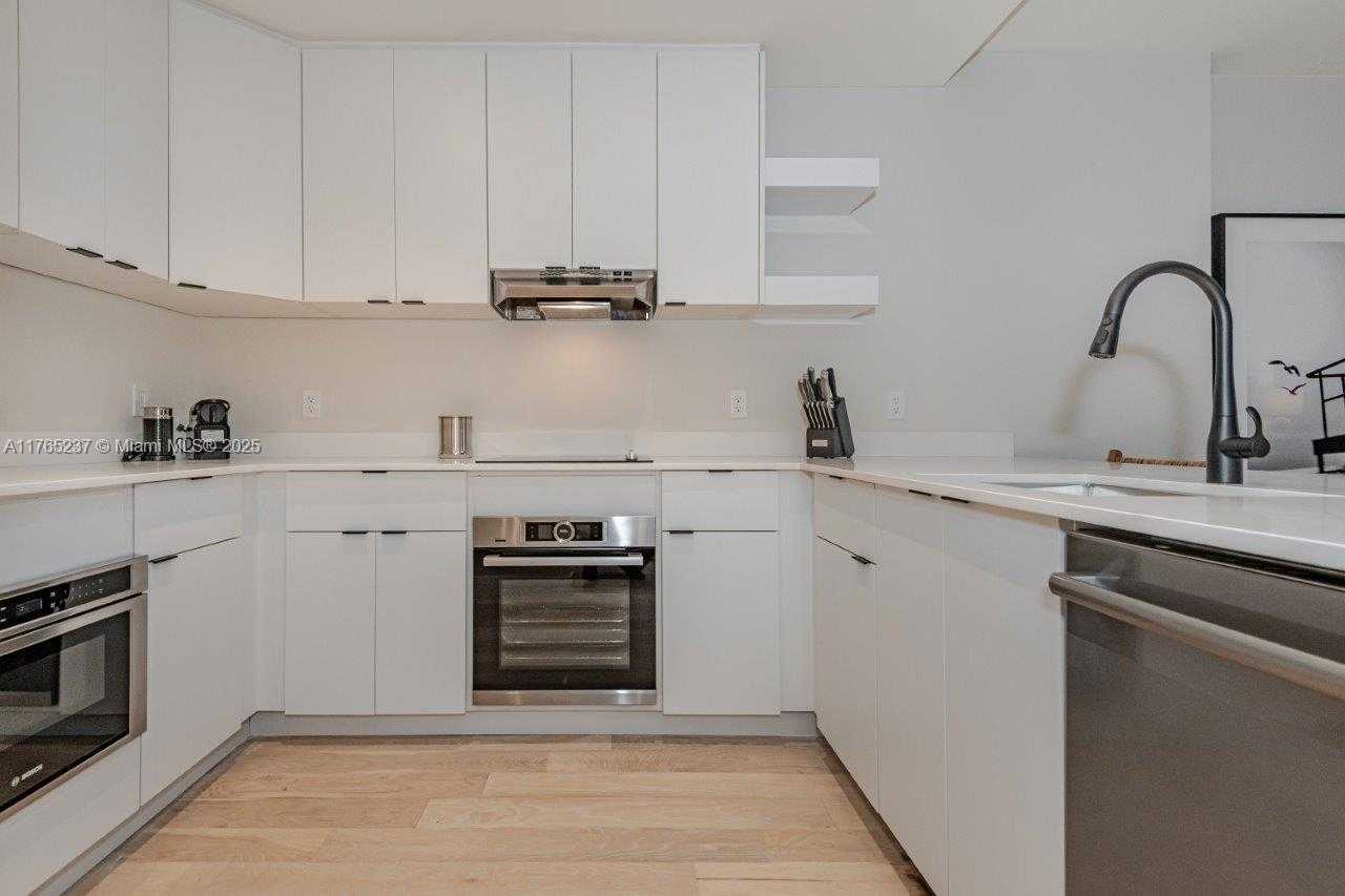 Small Image of 2301 COLLINS AVE #914, Miami Beach Number 5
