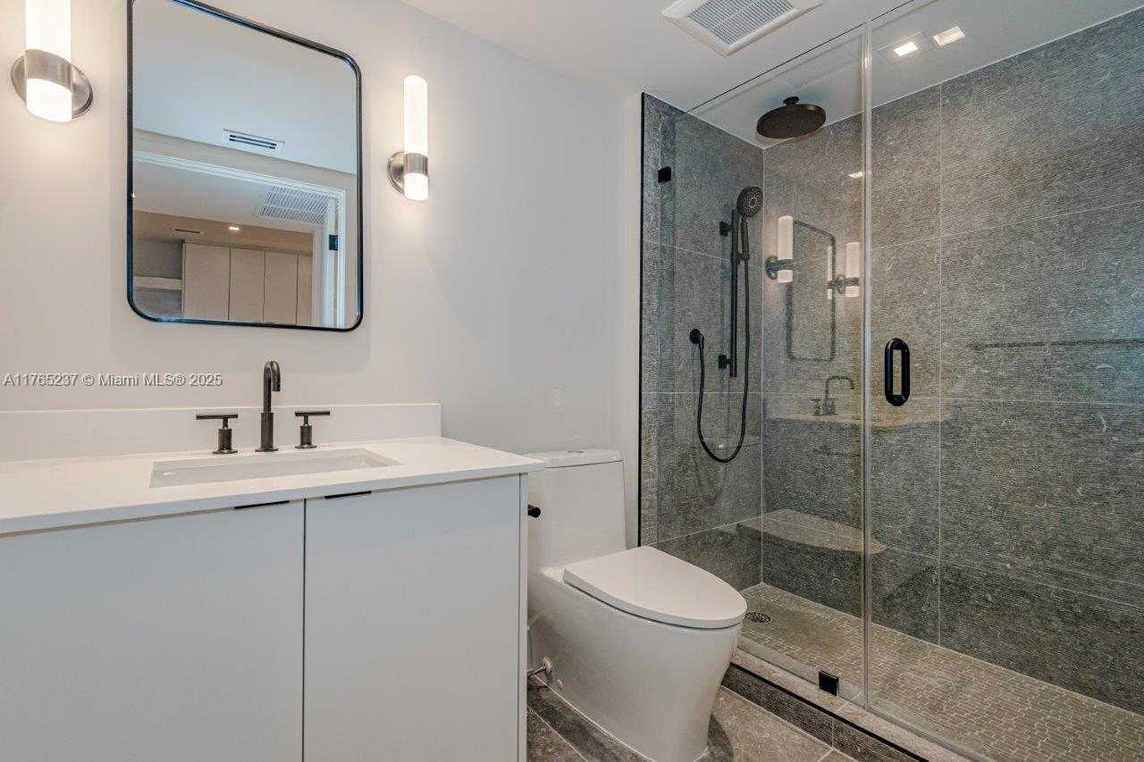 Small Image of 2301 COLLINS AVE #914, Miami Beach Number 6