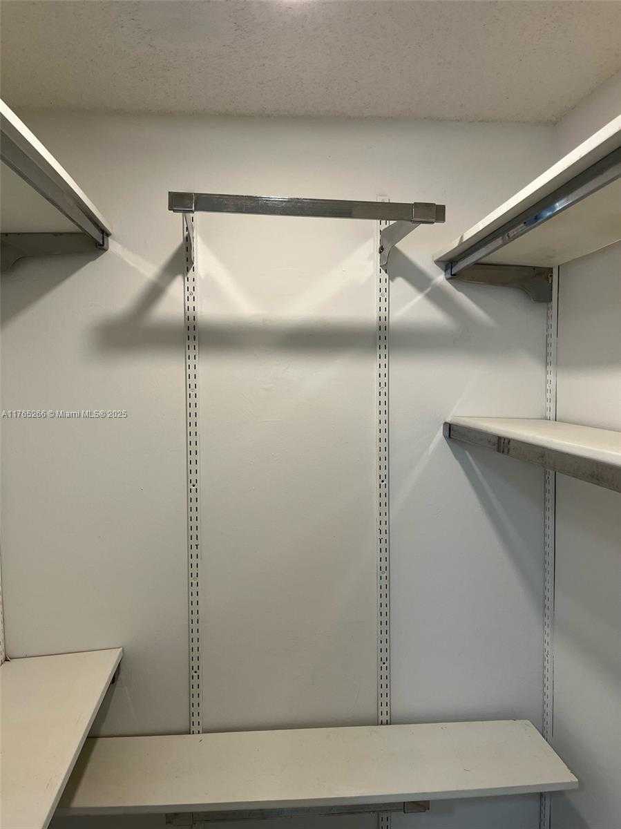 Small Image of 4141 COLLINS AVE #505, Miami Beach Number 10