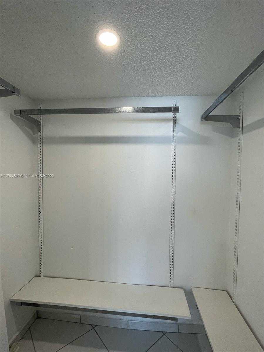 Small Image of 4141 COLLINS AVE #505, Miami Beach Number 14