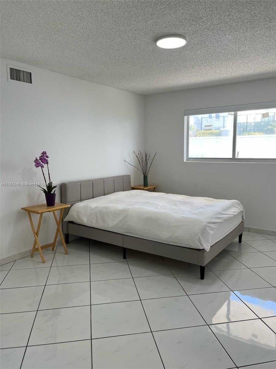 Small Image of 4141 COLLINS AVE #505, Miami Beach Number 18