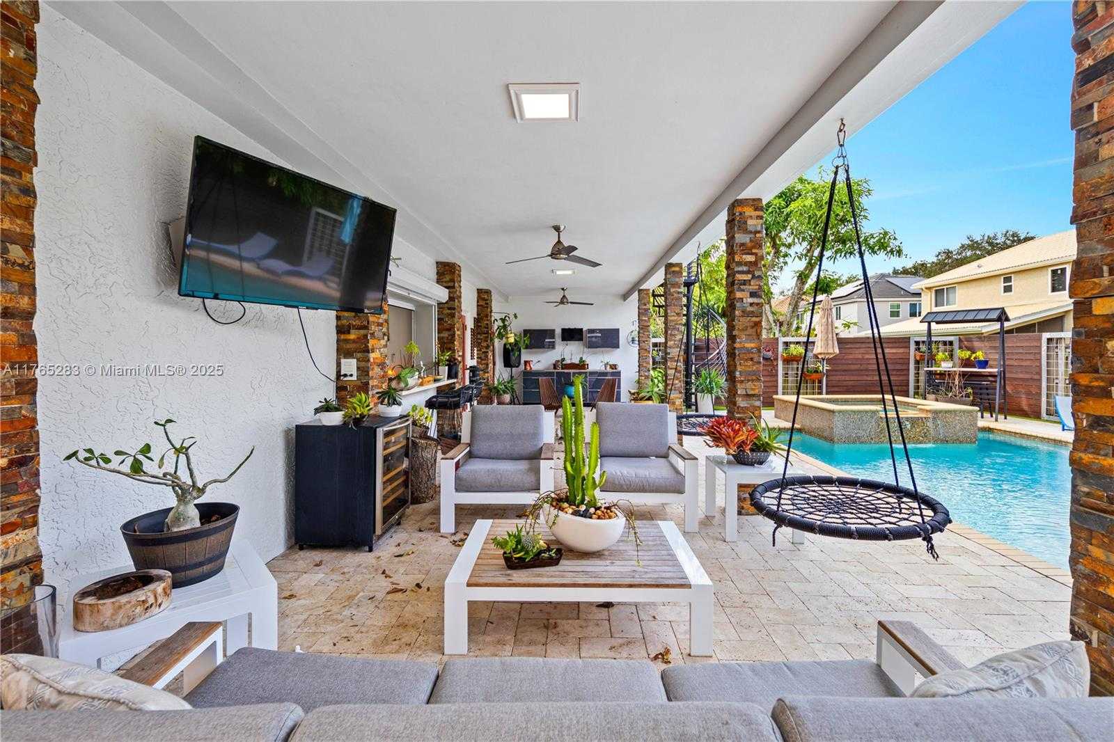 Small Image of 1420 SOUTH WEST 88TH AVE, Pembroke Pines Number 11