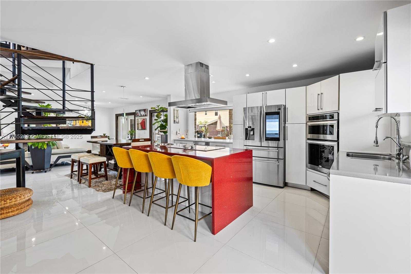 Small Image of 1420 SOUTH WEST 88TH AVE, Pembroke Pines Number 22