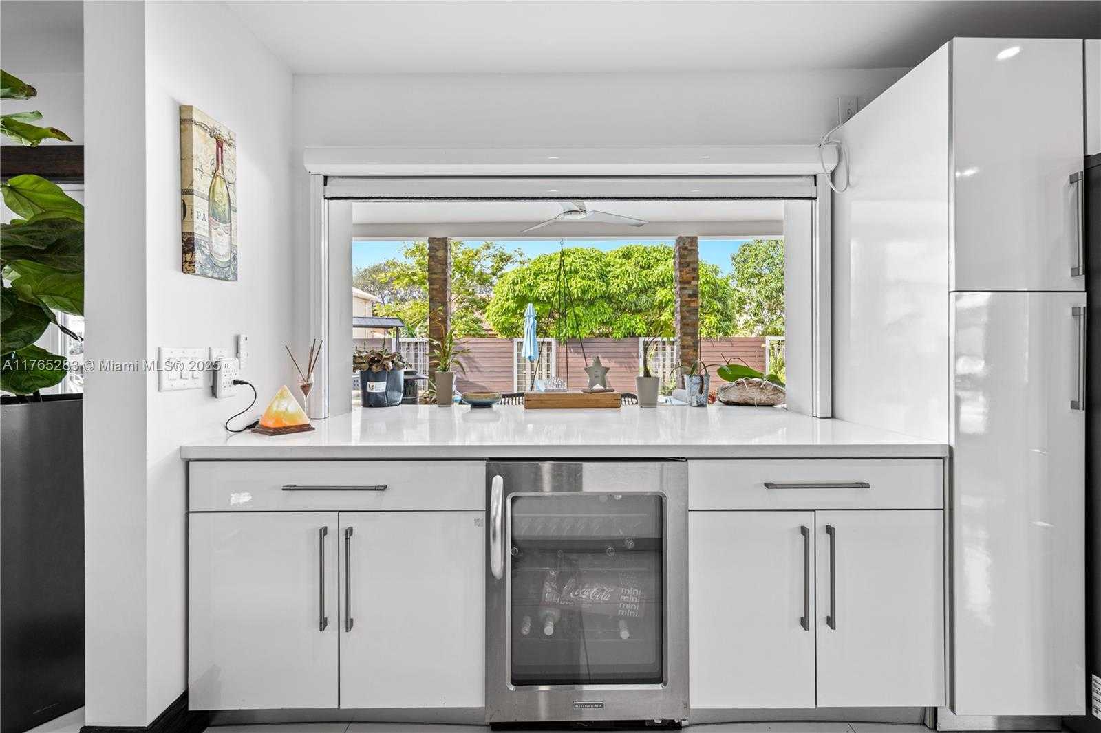 Small Image of 1420 SOUTH WEST 88TH AVE, Pembroke Pines Number 25