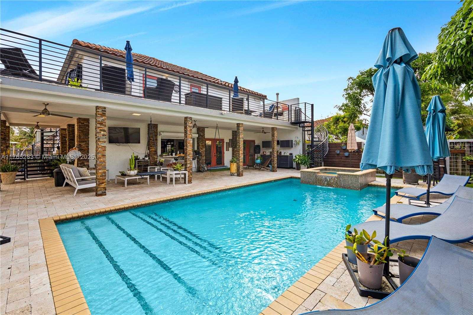 Small Image of 1420 SOUTH WEST 88TH AVE, Pembroke Pines Number 6