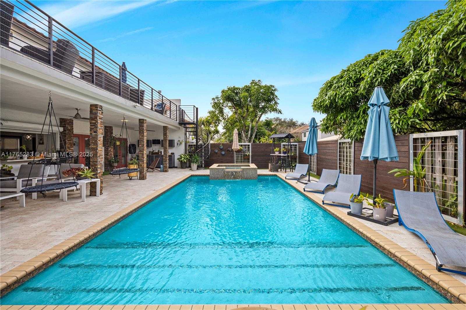 Small Image of 1420 SOUTH WEST 88TH AVE, Pembroke Pines Number 7
