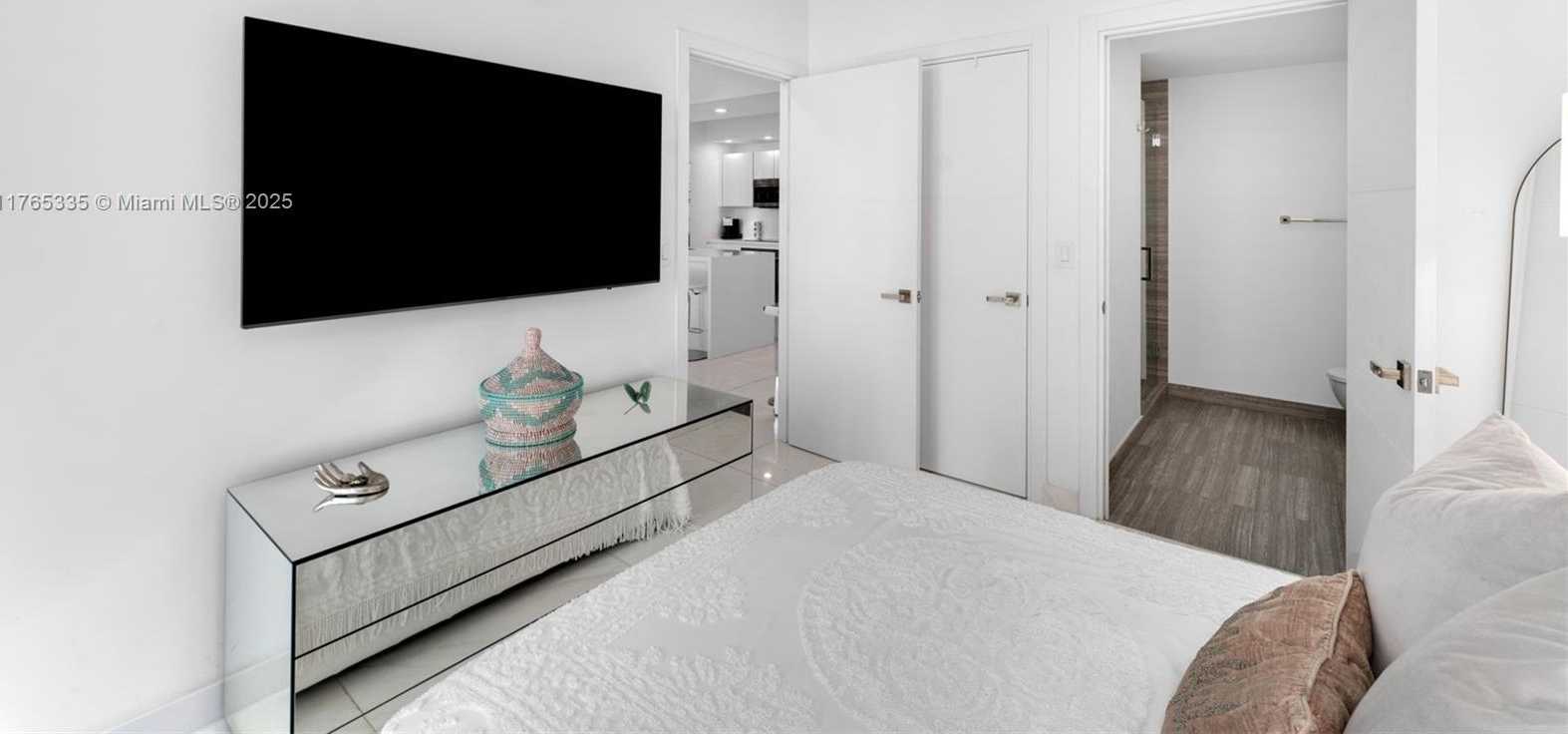 Small Image of 1010 BRICKELL AVE #3003, Miami Number 17