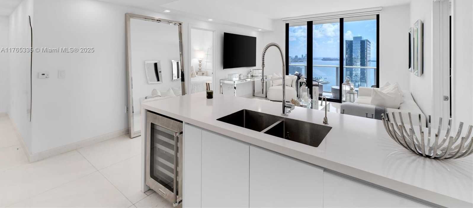 Small Image of 1010 BRICKELL AVE #3003, Miami Number 5
