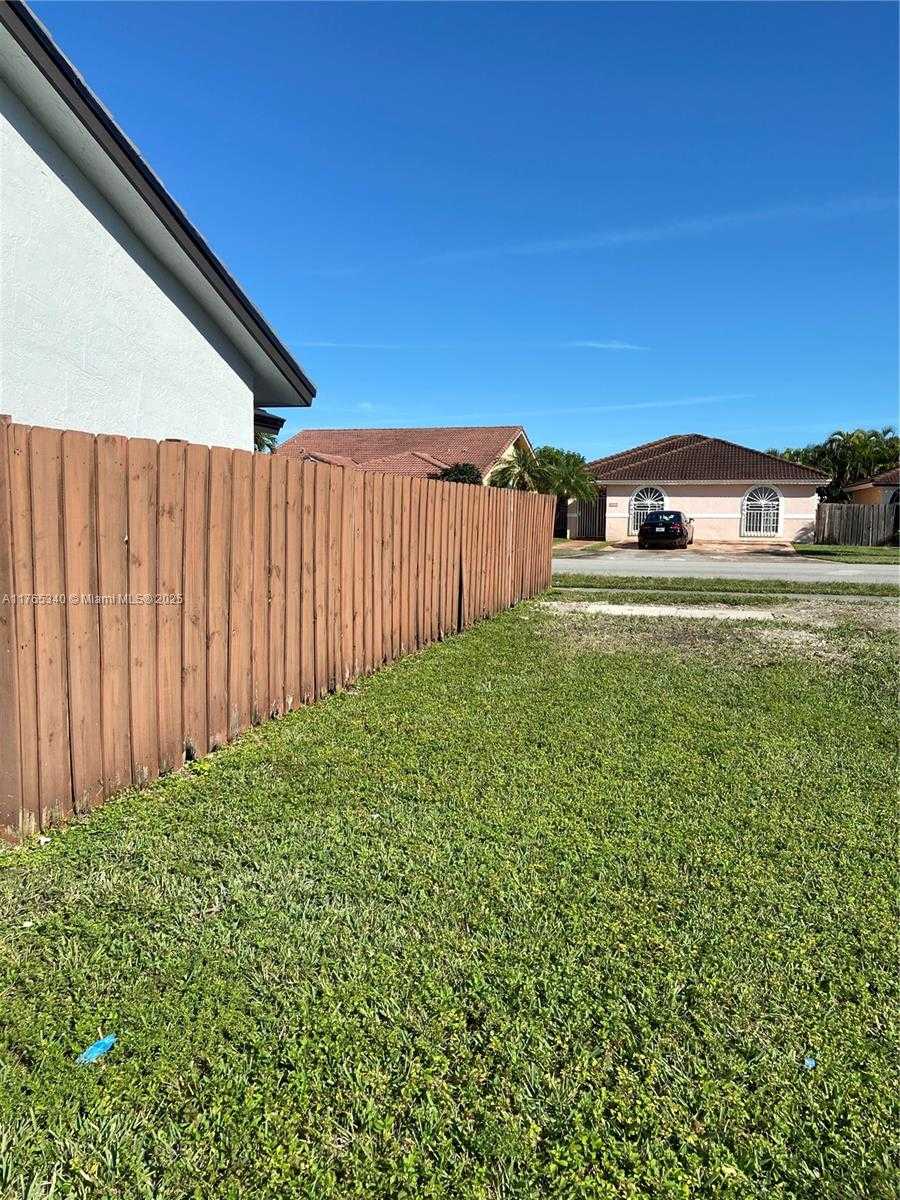 Small Image of 4903 SOUTH WEST 144TH CT #-, Miami Number 3